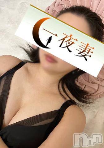 新潟人妻デリヘル一夜妻(イチヤヅマ)ゆうか/敏感即イキ奥様(32)の2024年7月4日写メブログ「急ですが明日出勤します♡」