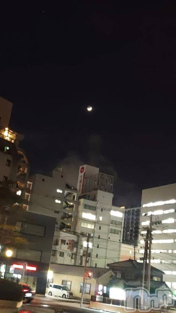 新潟デリヘル新潟市鳥屋野潟ちゃんこ(ニイガタシトヤノガタチャンコ) まこ(45)の1月22日写メブログ「見上げたら」