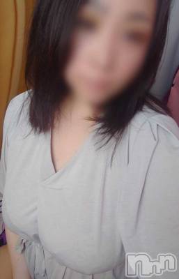 しずか(37) 身長160cm、スリーサイズB97(F).W79.H98。新潟デリヘル 新潟市鳥屋野潟ちゃんこ(ニイガタシトヤノガタチャンコ)在籍。