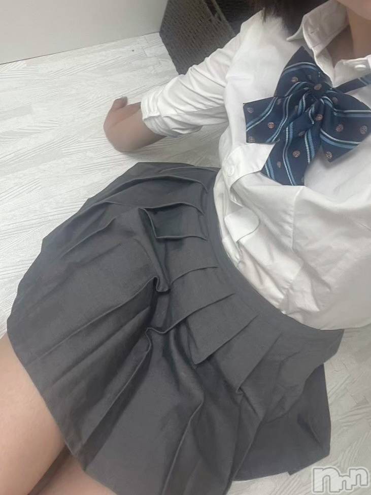 新潟デリヘル新潟デリヘル倶楽部(ニイガタデリヘルクラブ) ひまり(21)の10月30日写メブログ「出勤ですっ」