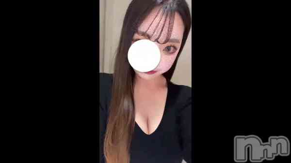 衪