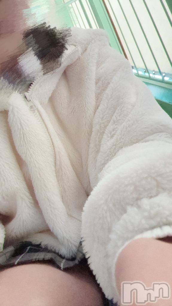 長岡デリヘル純・無垢(ジュンムク)つな(20)の2025年12月6日写メブログ「さむいね～⸜❄️⸝」