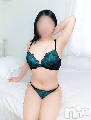 なつめ(27) 身長158cm、スリーサイズB88(E).W58.H83。新潟風俗エステ Melt(メルト)在籍。