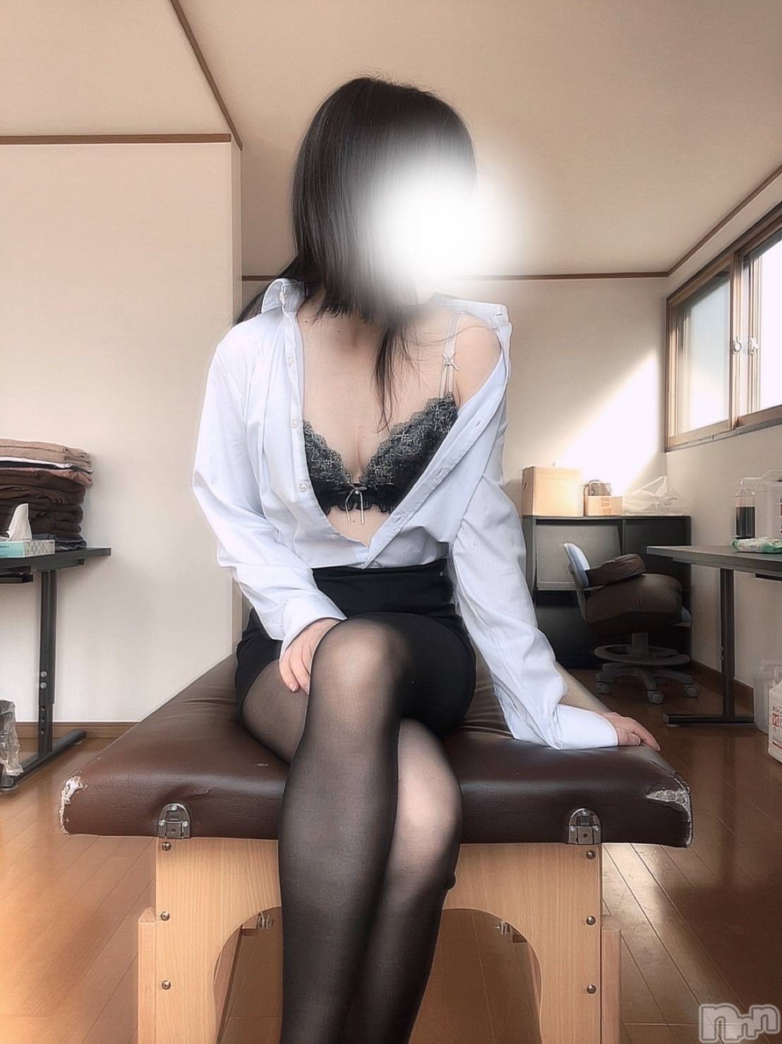 さえ★キレイな脚の小悪魔