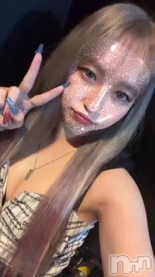衼
