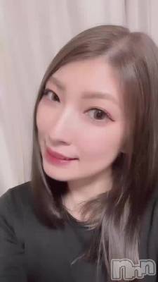 👩🏻