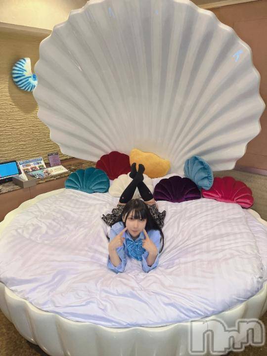 長岡デリヘル純・無垢(ジュンムク) しずく(19)の10月14日写メブログ「あそこをさわさわしながら///」