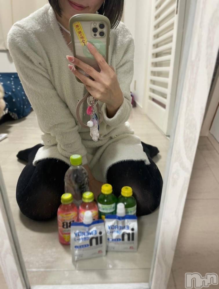 新潟デリヘル奥様特急 新潟店(オクサマトッキュウニイガタテン) えいみ(36)の11月24日写メブログ「宣材変わりました♡」