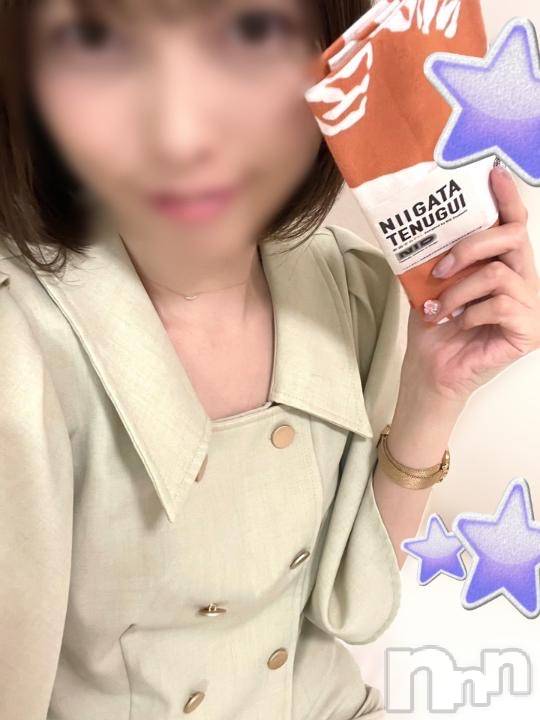 新潟デリヘル奥様特急 新潟店(オクサマトッキュウニイガタテン)えいみ(36)の2024年10月15日写メブログ「お土産❤️」