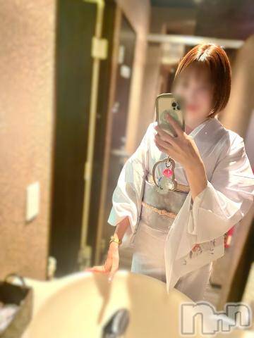 新潟デリヘル奥様特急 新潟店(オクサマトッキュウニイガタテン)えいみ(36)の2024年7月31日写メブログ「お着物を脱がされたら…」