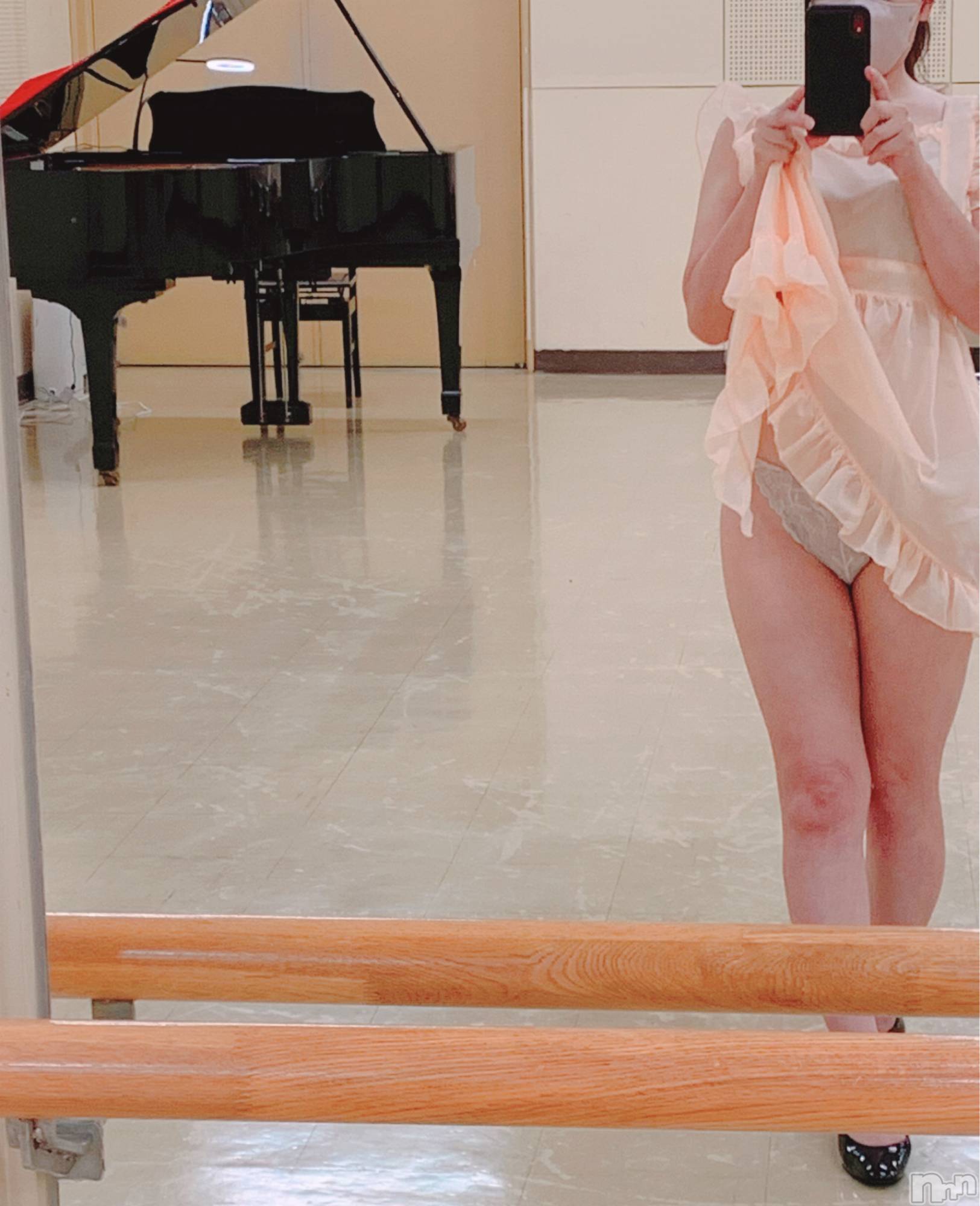 上越風俗エステくるみのへや(クルミノヘヤ)くるみ(35)の2024年9月19日写メブログ「休日返上してスケスケ♡エプロンでピアノ動画撮ったけど、撮れ高ゼロだった😭」