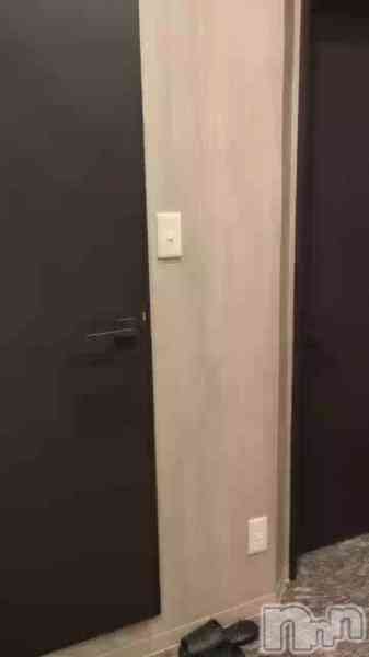 くるみの動画 覗こうとしたら目が合って怯むのび太に、覗かれる気満々だった静香逆ギレする