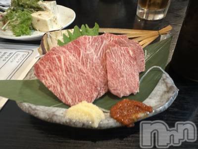 新潟駅前スナック・ガールズバーLounge Anshu(ラウンジアンシュ) さや(20)の10月14日写メブログ「しもふり馬刺し🤤」