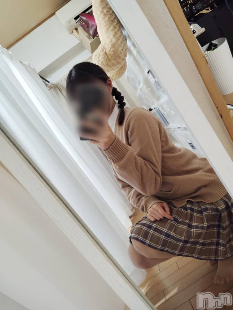 新潟デリヘル新潟デリヘル倶楽部(ニイガタデリヘルクラブ) かえで(18)の10月25日写メブログ「今日の制服コーデ🖊️」