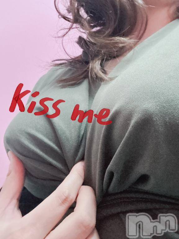 新潟デリヘル奥様特急 新潟店(オクサマトッキュウニイガタテン)ゆりね(31)の2025年10月28日写メブログ「ニット越しに摘んで」