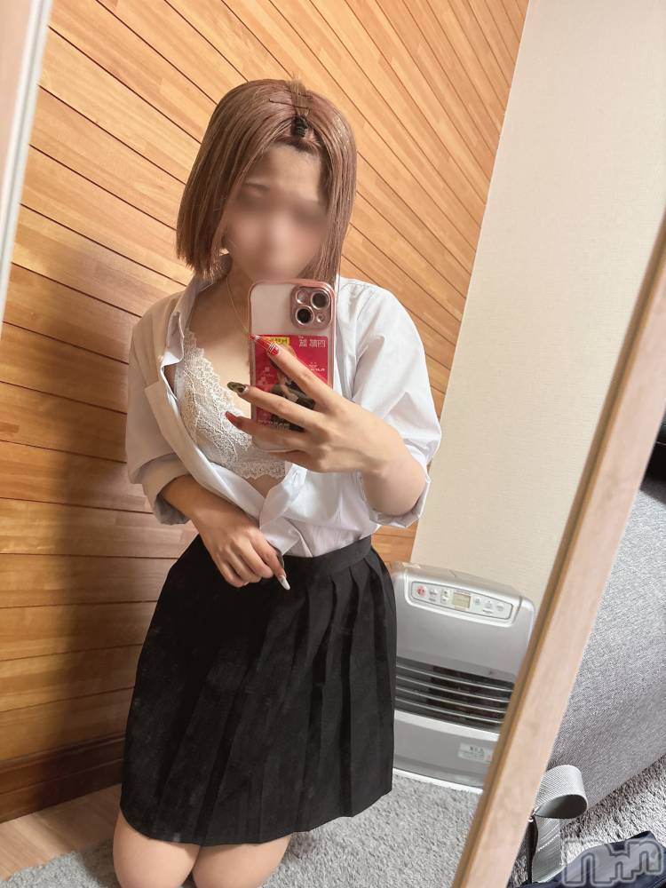 新潟デリヘルジャスミン ちびっこ未経験　いつき(18)の7月24日写メブログ「どきどき2日目🐱」