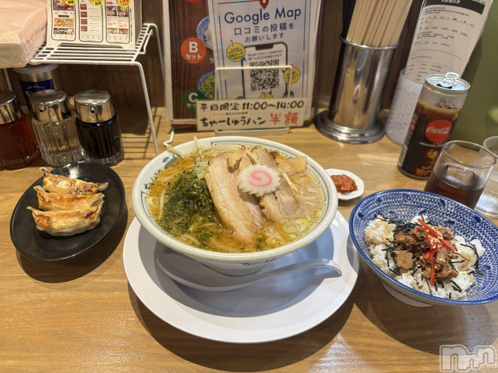 新潟デリヘルジャスミン ちびっこ未経験　いつき(18)の10月3日写メブログ「こんばんは🌙」