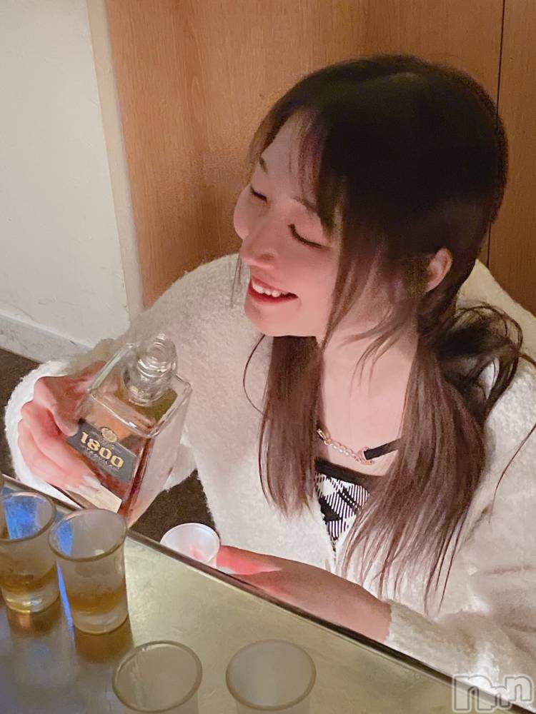 ����������ʥå��������륺�С�Snack amie(���ʥå� ����) �ϥ��2��6���̥�֥�����Ķ���Ҥ����֤�ΤϤ�����Ǥ���