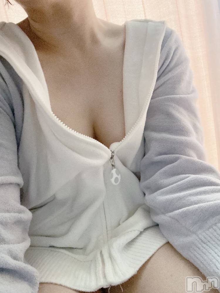 三条デリヘルLady-出稼ぎ0！地域密着デリヘル-(レディー) つむぎ★清楚系美巨乳(23)の10月12日写メブログ「ぬくぬく☕💭💕」