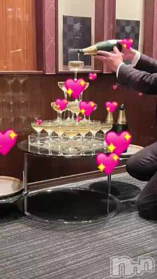 🥂✨✨