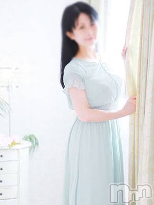 ちなつ(40) 身長156cm、スリーサイズB87(D).W58.H85。新潟人妻デリヘル 熟女の風俗 最終章(ジュクジョノフウゾクサイシュウショウ)在籍。