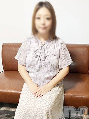 みり(36) 身長155cm、スリーサイズB89(E).W59.H87。新潟人妻デリヘル 熟女の風俗 最終章(ジュクジョノフウゾクサイシュウショウ)在籍。