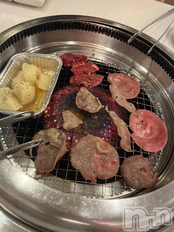 三条デリヘル新潟デリヘル倶楽部　三条店(ニイガタデリヘルクラブ　サンジョウテン)らら(19)の2025年11月1日写メブログ「お肉パワーで元気いっぱい🐮✨」