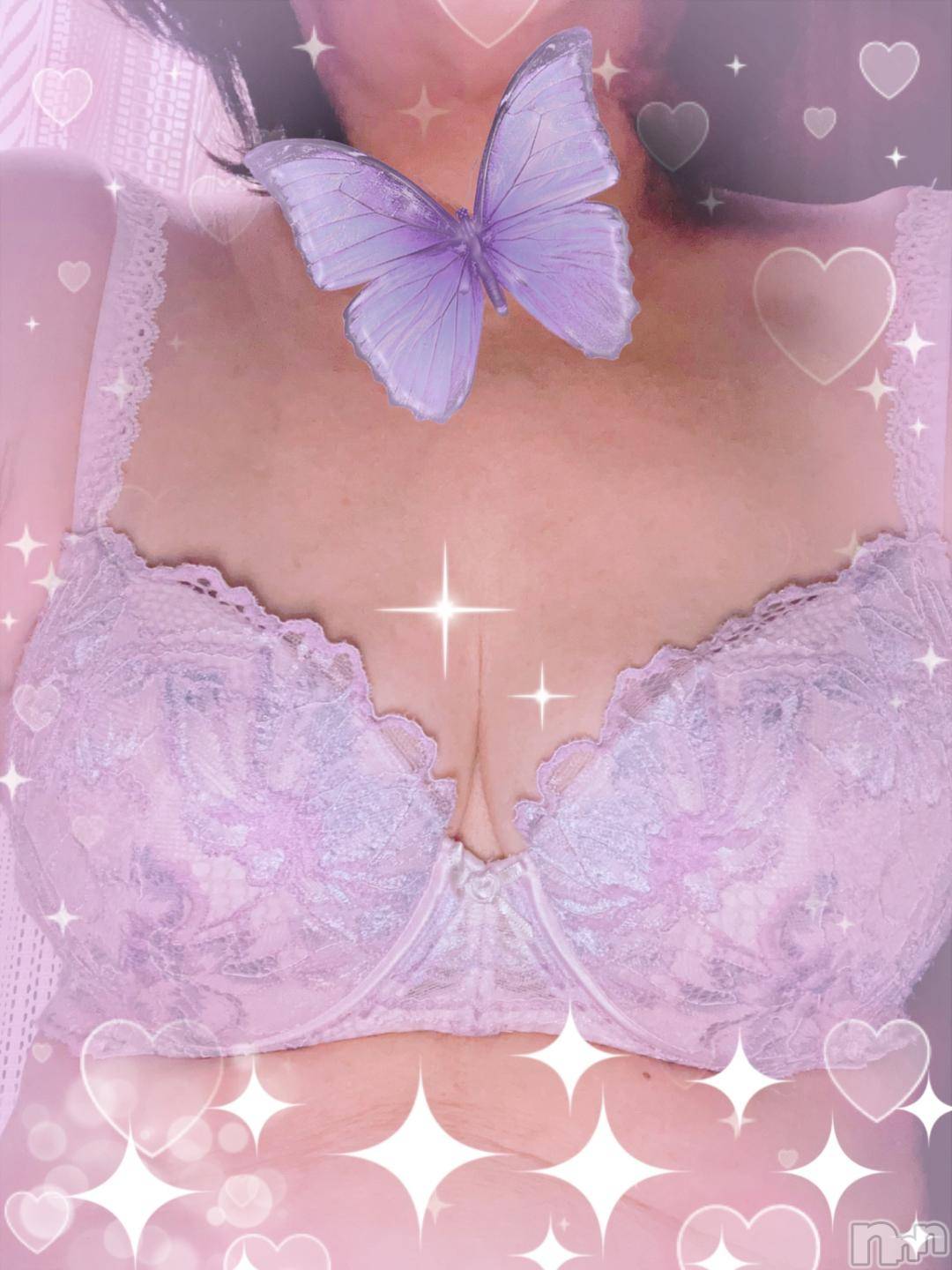 上田発人妻デリヘル人妻華道 上田店(ヒトヅマハナミチウエダテン)【熟女】ももえ(60)の2024年10月20日写メブログ「窓を開けて爽やかな空気を吸い☺️」