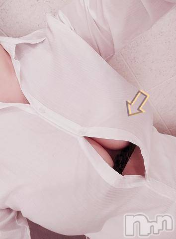 長岡デリヘルBIANCA～主人の知らない私～長岡店(ビアンカナガオカテン) 設楽　ちひろ(35)の8月25日写メブログ「胸のボタンだけ…😿」