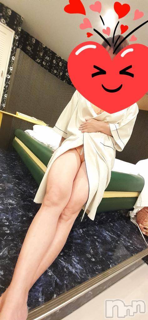 新潟人妻デリヘル熟女の風俗 最終章(ジュクジョノフウゾクサイシュウショウ)ひな(38)の2025年2月15日写メブログ「出勤してるよ、❤️」