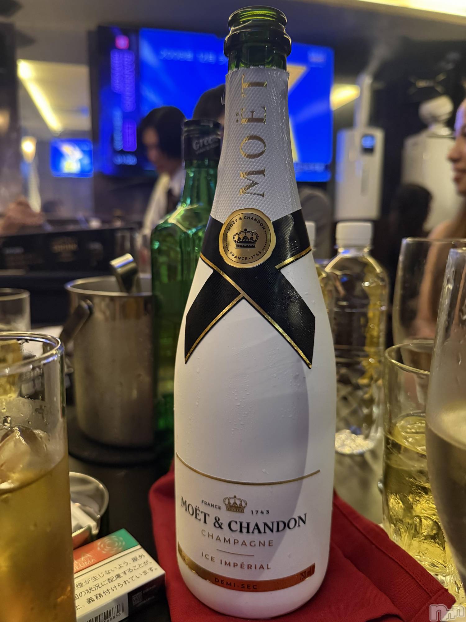 ��Ʋ����Х��顦�����Lounge Veranda(�饦�󥸥٥���) ��2026ǯ1��4���̥�֥��������ˡ�