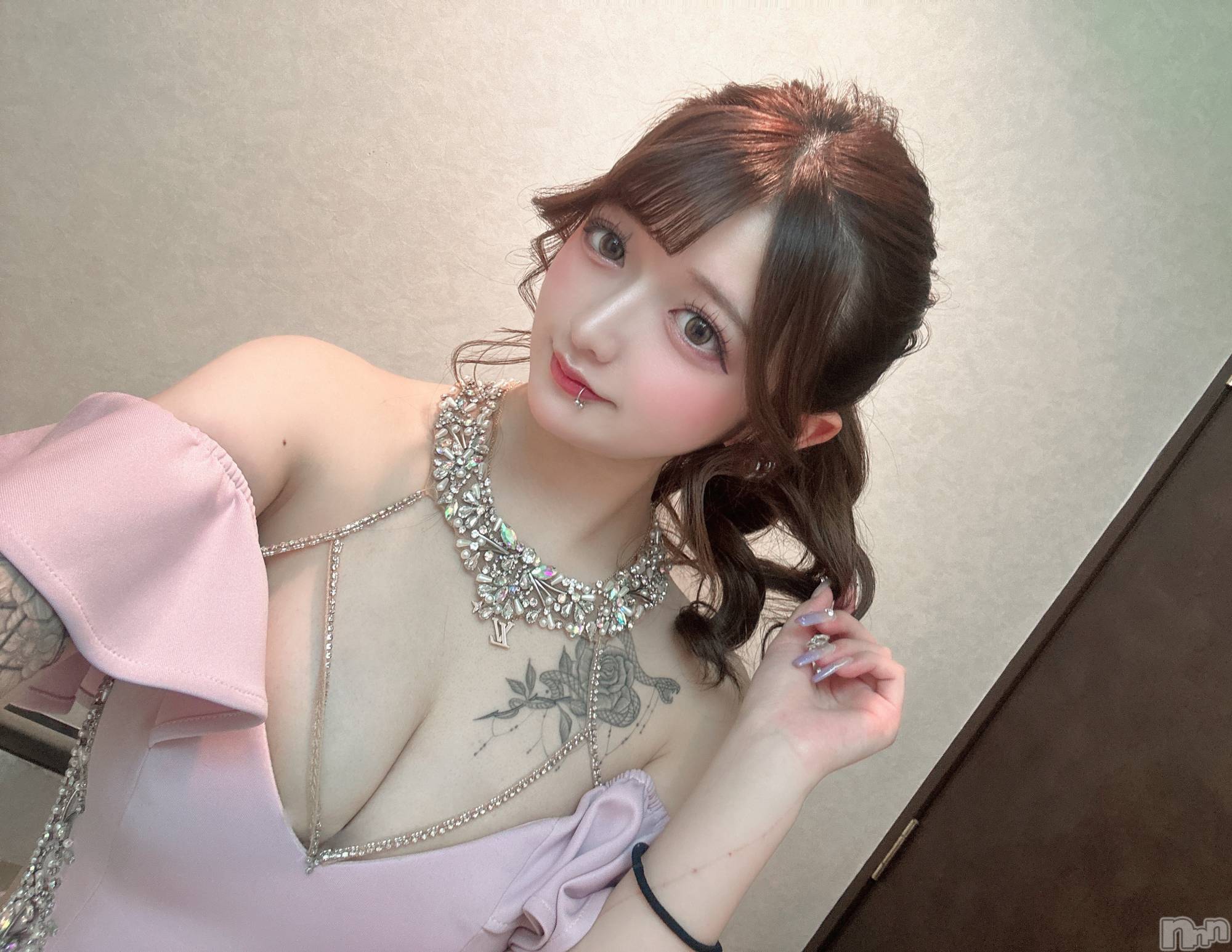 ƲХ顦Lounge Veranda(饦󥸥٥) 2025ǯ524ֽ̥֥жФޤ