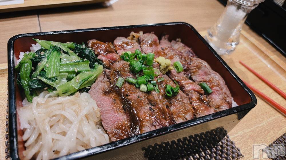 ƲХ顦Lounge Veranda(饦󥸥٥) 128ֽ̥֥жФƤޤ