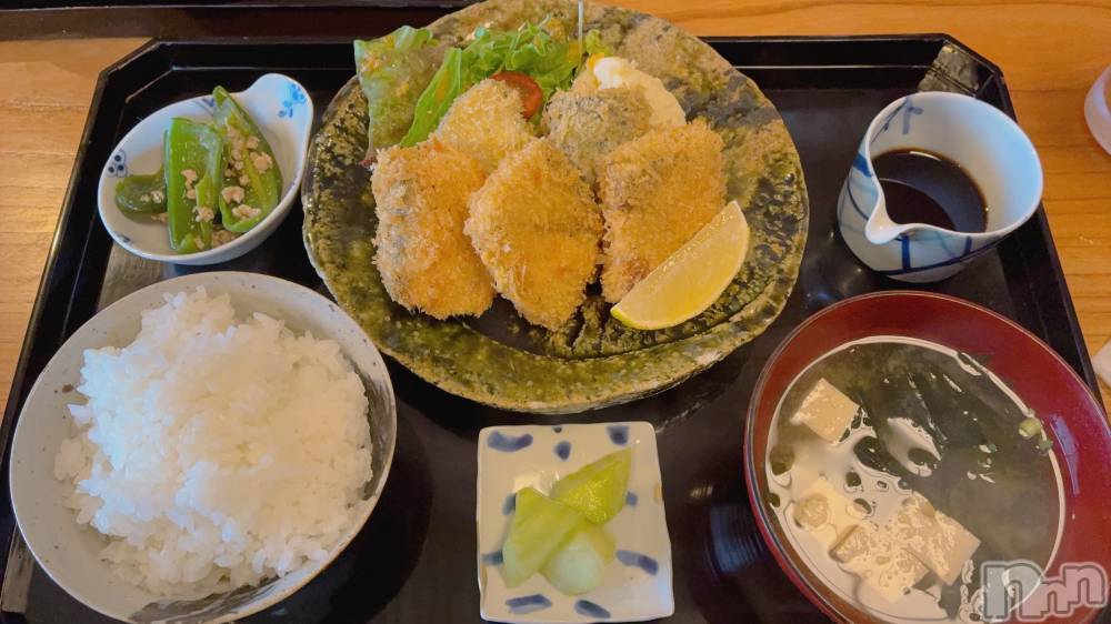 ƲХ顦Lounge Veranda(饦󥸥٥) 102̥֥֤
