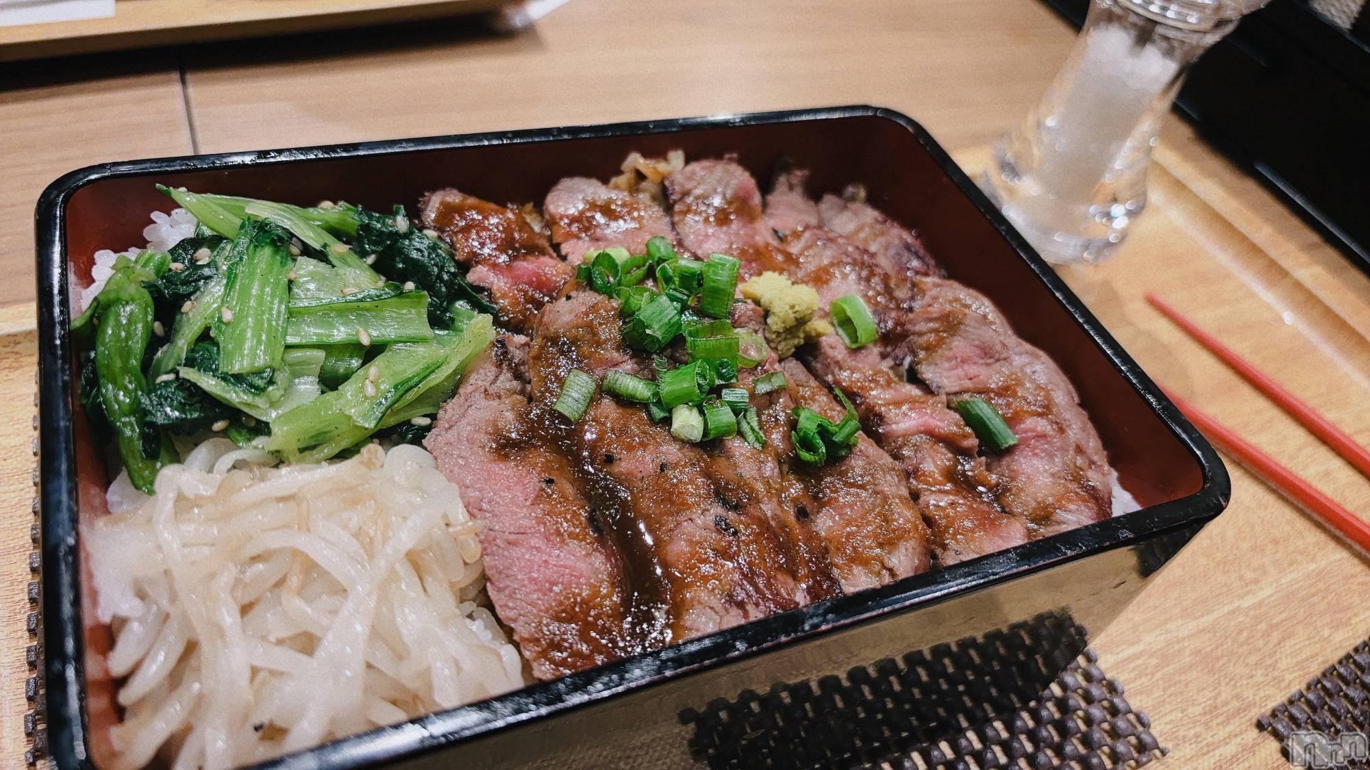 ƲХ顦Lounge Veranda(饦󥸥٥) 2025ǯ128ֽ̥֥жФƤޤ