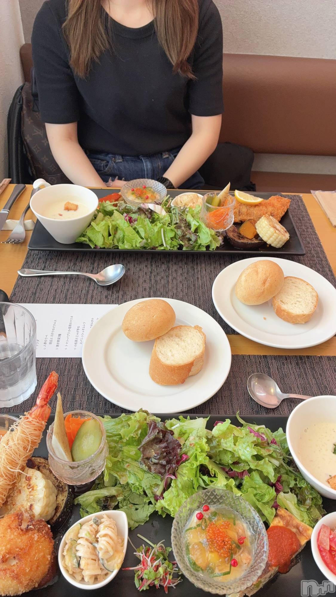 ƲХ顦Lounge Veranda(饦󥸥٥) 2025ǯ1022̥֥֤