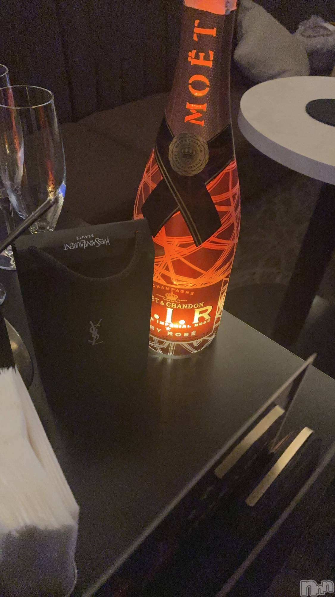 ��Ʋ����Х��顦�����Lounge Veranda(�饦�󥸥٥���) ��2026ǯ8��26���̥�֥����֤����