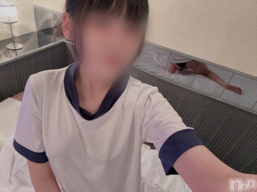 長岡デリヘル純・無垢(ジュンムク)きらら☆プラチナ(19)の2024年10月22日写メブログ「ふーん😏」