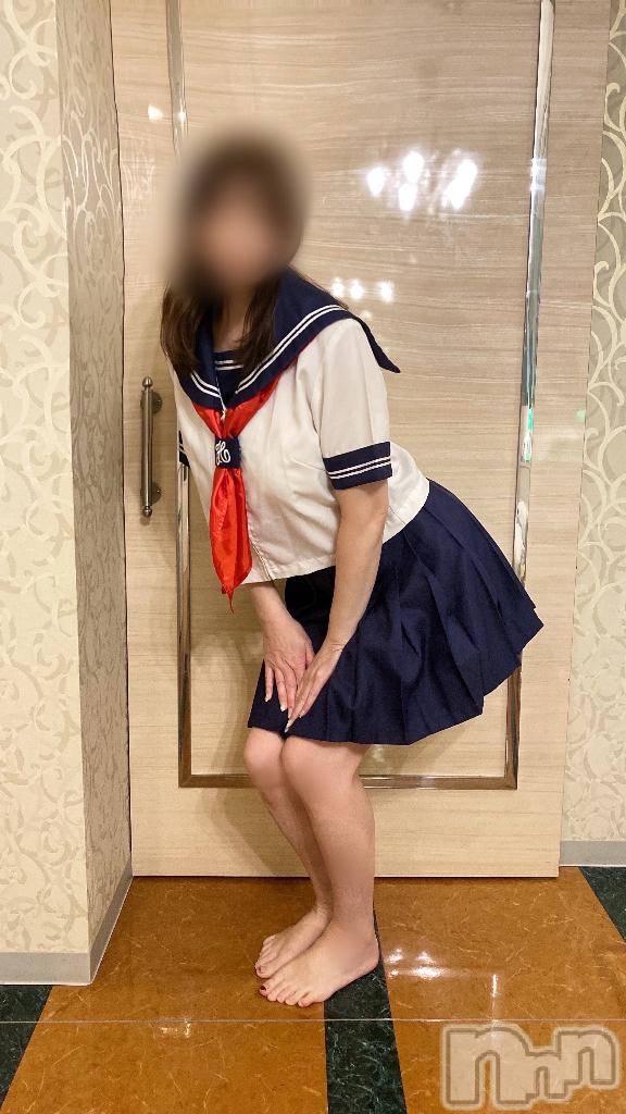 長岡人妻デリヘルBIANCA～主人の知らない私～長岡店(ビアンカナガオカテン)清家　るみな(43)の2025年4月22日写メブログ「何着ようか迷う～」