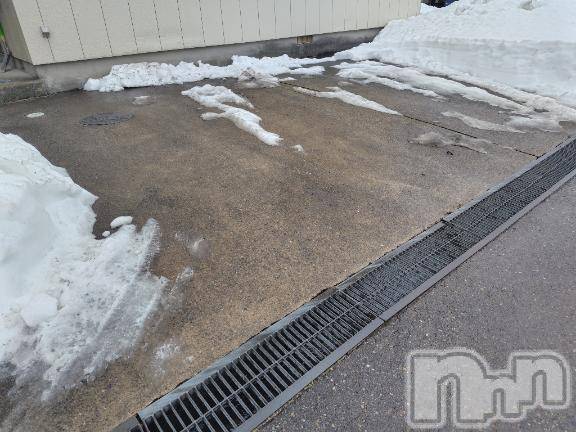 上越デリヘルHONEY(ハニー)みさき(♪)(47)の2026年2月16日写メブログ「雪溶けたー」