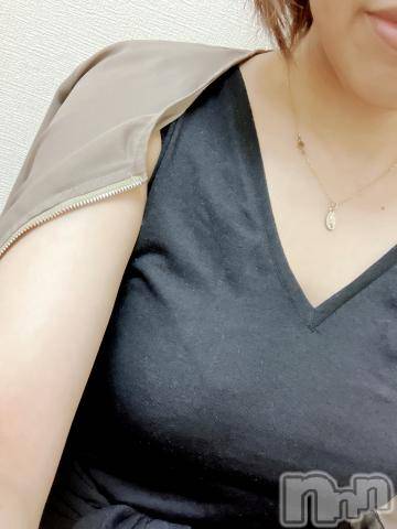 上田発人妻デリヘルBIBLE～奥様の性書～(バイブル～オクサマノセイショ～) ☆チグサ☆(34)の9月9日写メブログ「初出勤♪」