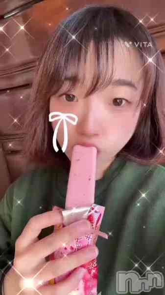 りんのの動画 アイスと𓏸𓏸❤️