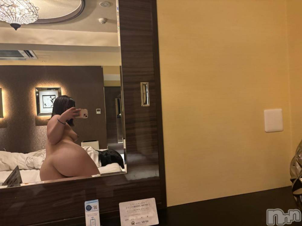 新潟人妻デリヘル新潟人妻　2nd Wife(セカンドワイフ) 体験。みなみ奥様(23)の10月28日写メブログ「後ろから♡♡」