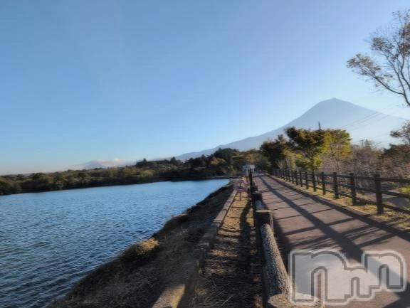 新潟デリヘル熟女の風俗 最終章(ジュクジョノフウゾクサイシュウショウ)さつき(50)の2025年10月30日写メブログ「今日は、お休みの日　大好きな富士山を見に」