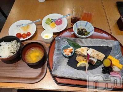 新潟人妻デリヘル 熟女の風俗 最終章(ジュクジョノフウゾクサイシュウショウ) さつき(50)の12月17日写メブログ「今日のお昼ごはんは、宿泊するホテルのレストランで」