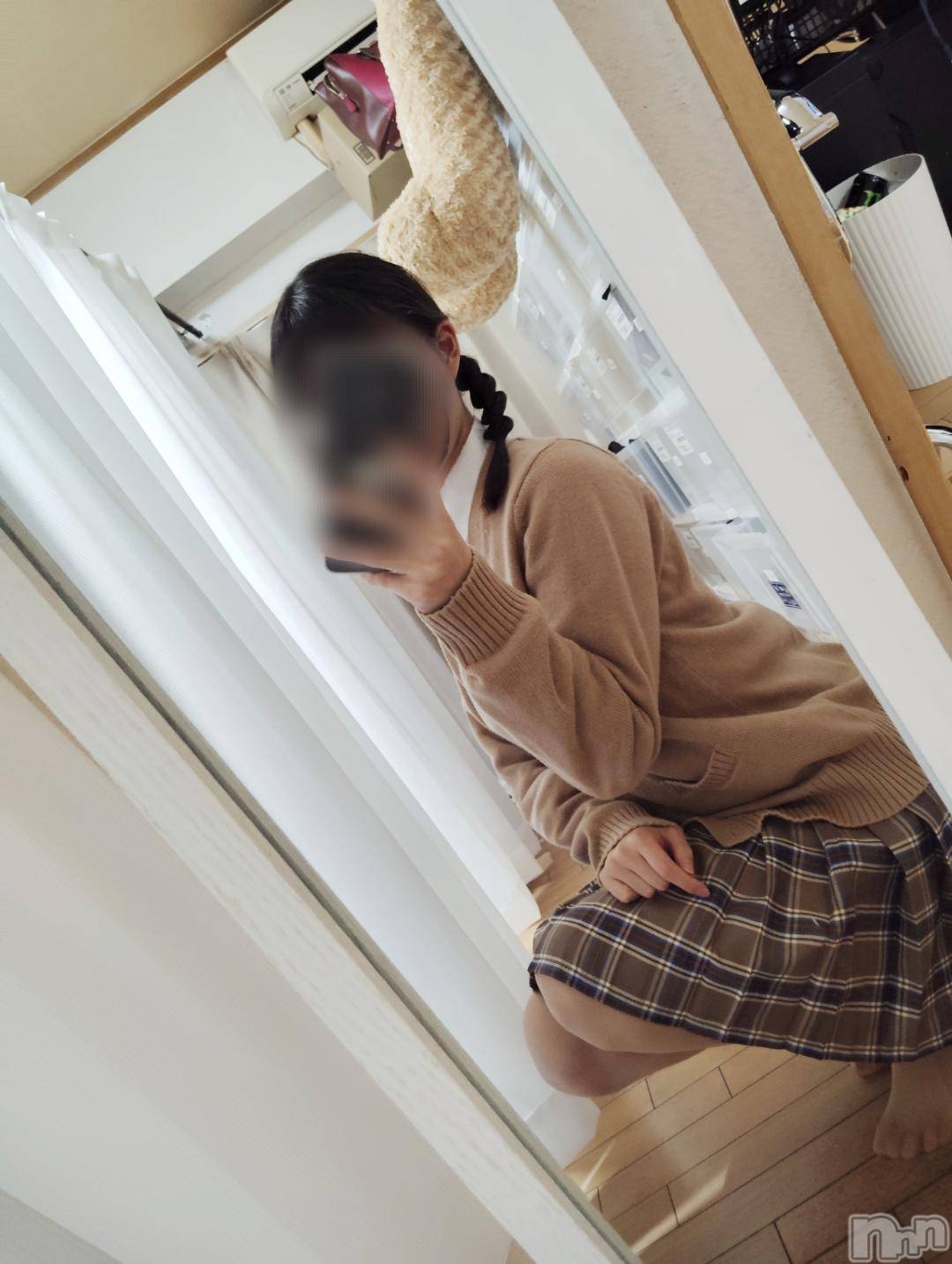 三条デリヘル新潟デリヘル倶楽部　三条店(ニイガタデリヘルクラブ　サンジョウテン)かえで(18)の2024年10月25日写メブログ「今日の制服コーデ🖊️」