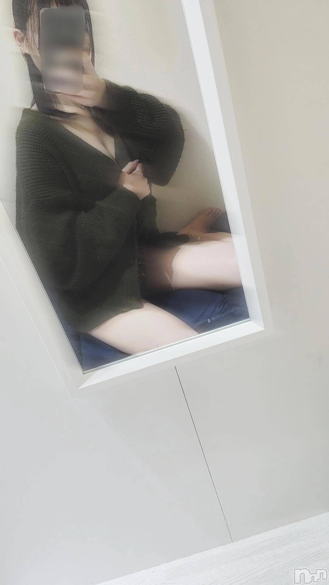 三条デリヘル新潟デリヘル倶楽部　三条店(ニイガタデリヘルクラブ　サンジョウテン)かえで(18)の2024年11月13日写メブログ「もこもこ❄」