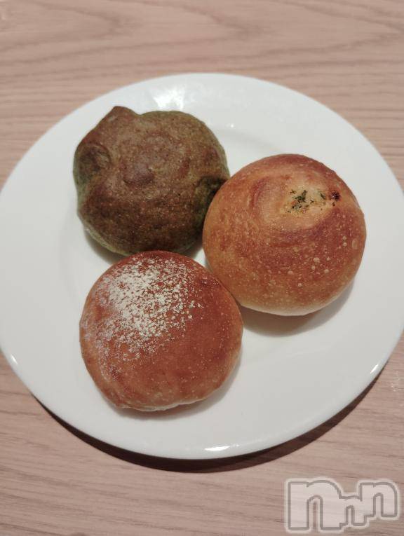 三条デリヘル新潟デリヘル倶楽部　三条店(ニイガタデリヘルクラブ　サンジョウテン)かえで(18)の2025年2月19日写メブログ「焼きたてパン🥖」