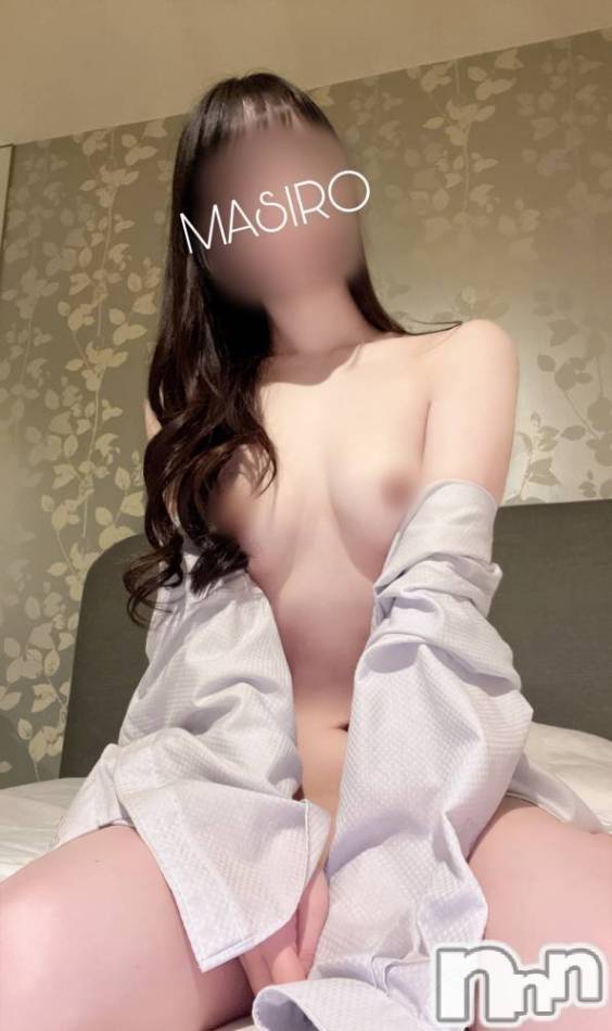 新潟デリヘル(クレスト)の2026年1月19日お店速報「スレンダー美女ましろちゃんエロテク抜群のスレンダー美脚必見です」