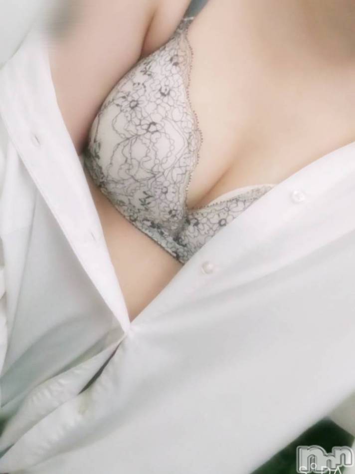 新潟デリヘル(クレスト)の2025年7月24日お店速報「イチオシエロくて可愛い淫乱美女かえでちゃんご案内です」